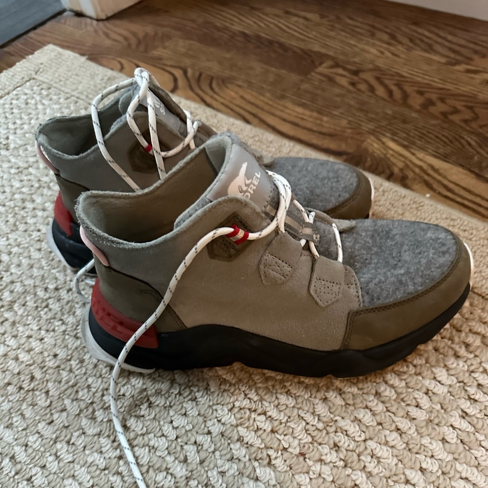 Sorel sneaker boot